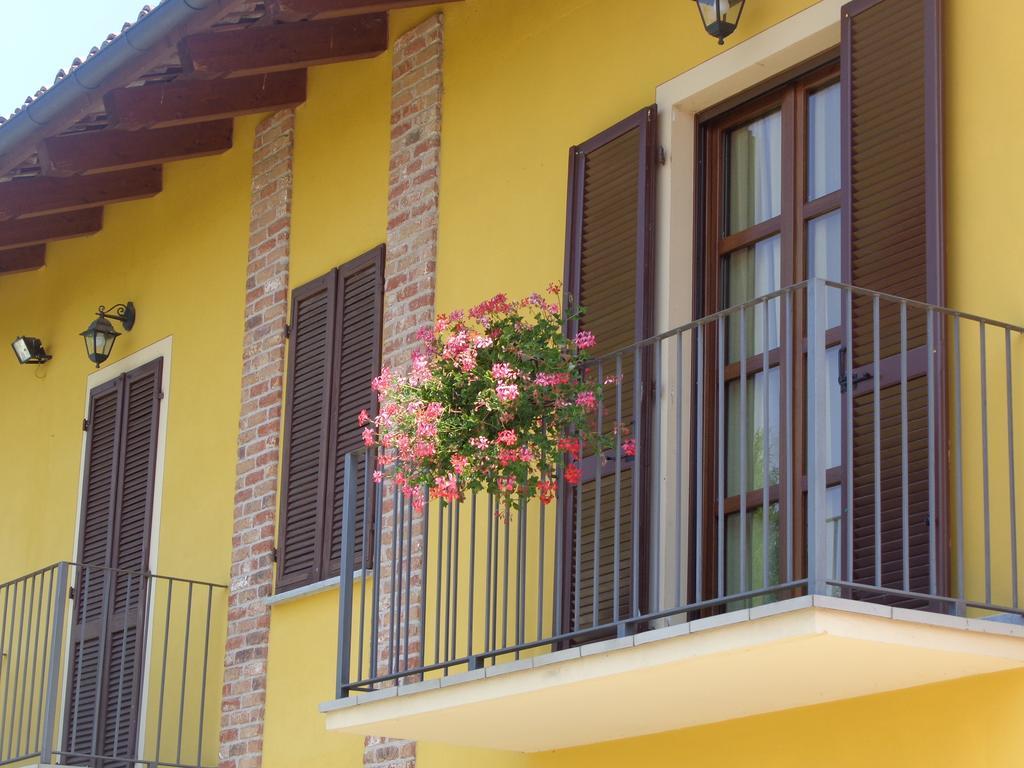 La Casa In Rivalta Villa Verduno Exteriör bild