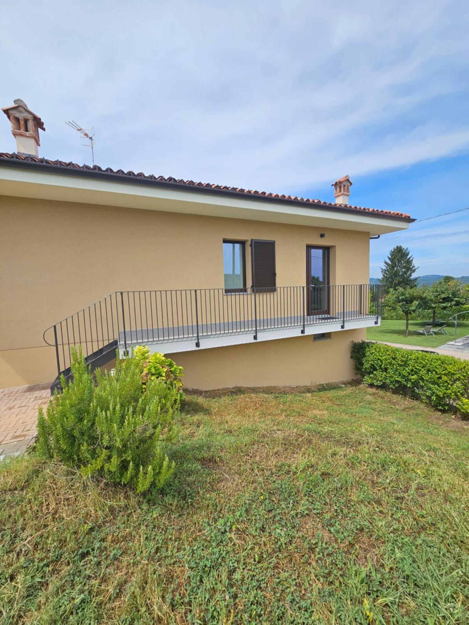 La Casa In Rivalta Villa Verduno Exteriör bild